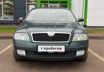 Подержанный автомобиль Skoda Octavia Liftback 2006 года (2 фото)