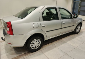 Подержанный автомобиль Renault Logan Sedan 2013 года (4 фото)