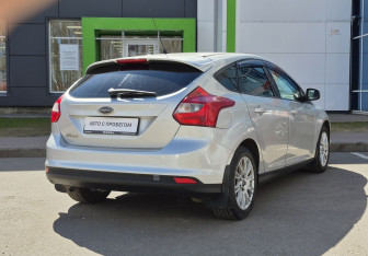 Подержанный автомобиль Ford Focus Hatchback 2011 года (5 фото)