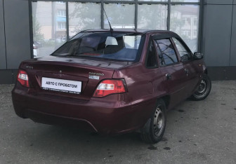 Подержанный автомобиль Daewoo Nexia Sedan 2009 года (6 фото)