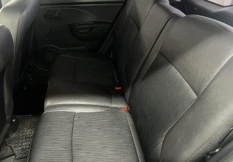 Подержанный автомобиль Kia Picanto 2010 года (12 фото)