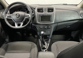 Подержанный автомобиль Renault Logan Sedan 2022 года (9 фото)