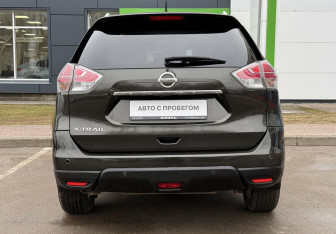 Подержанный автомобиль Nissan X-Trail 2015 года (6 фото)