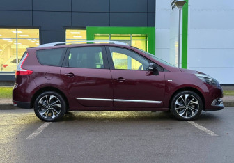 Подержанный автомобиль Renault Scenic 2015 года (4 фото)