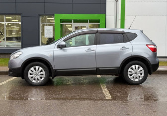 Подержанный автомобиль Nissan Qashqai 2010 года (8 фото)