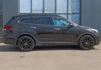 Подержанный автомобиль Hyundai Santa Fe 2016 года (4 фото)