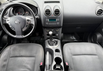 Подержанный автомобиль Nissan Qashqai 2010 года (9 фото)