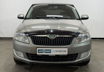 Подержанный автомобиль Skoda Fabia Hatchback 2011 года (2 фото)
