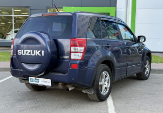 Подержанный автомобиль Suzuki Grand Vitara 2008 года (5 фото)