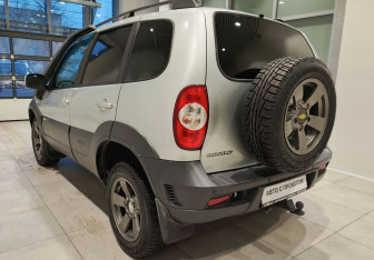 Подержанный автомобиль Chevrolet Niva 2017 года (5 фото)