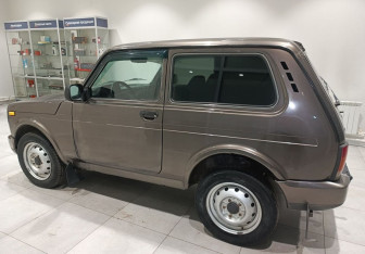 Подержанный автомобиль LADA (ВАЗ) 2121 (4x4) 2017 года (5 фото)