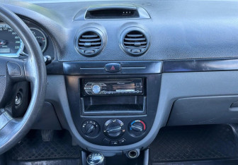 Подержанный автомобиль Chevrolet Lacetti Hatchback 2007 года (13 фото)