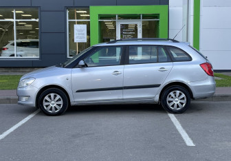 Подержанный автомобиль Skoda Fabia Wagon 2011 года (8 фото)