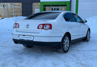 Подержанный автомобиль Volkswagen Passat Sedan 2008 года (5 фото)