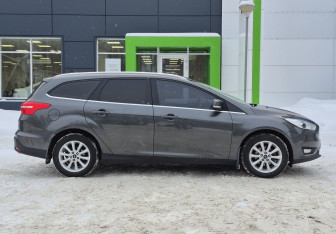 Подержанный автомобиль Ford Focus Wagon 2018 года (8 фото)