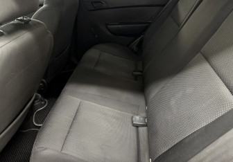 Подержанный автомобиль Chevrolet Aveo Sedan 2006 года (12 фото)
