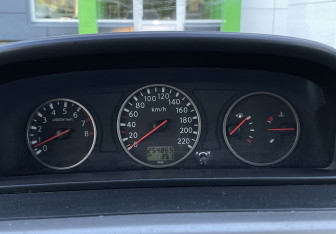 Подержанный автомобиль Nissan X-Trail 2006 года (13 фото)