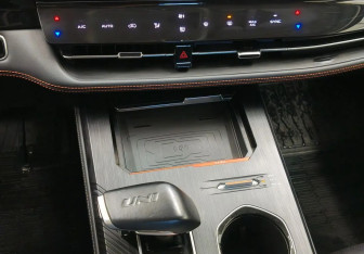 Подержанный автомобиль Changan UNI-K 2023 года (13 фото)