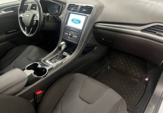 Подержанный автомобиль Ford Mondeo Sedan 2016 года (11 фото)