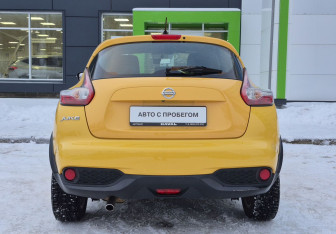 Подержанный автомобиль Nissan Juke 2014 года (6 фото)