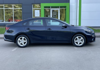 Подержанный автомобиль Kia Cerato Sedan 2018 года (4 фото)
