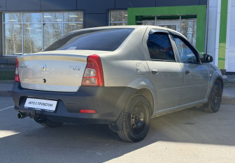 Подержанный автомобиль Renault Logan Sedan 2014 года (5 фото)