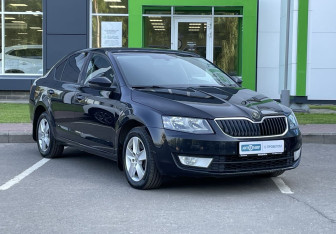Подержанный автомобиль Skoda Octavia Liftback 2016 года (3 фото)