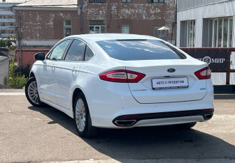 Подержанный автомобиль Ford Mondeo Sedan 2016 года (7 фото)