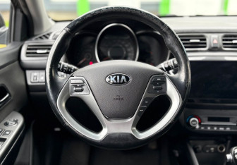 Подержанный автомобиль Kia Rio Sedan 2016 года (12 фото)