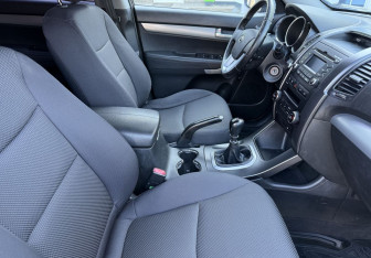 Подержанный автомобиль Kia Sorento 2009 года (9 фото)