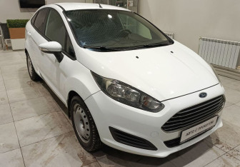 Подержанный автомобиль Ford Fiesta Sedan 2016 года (3 фото)