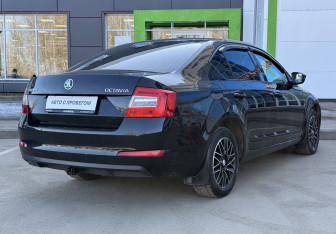 Подержанный автомобиль Skoda Octavia Liftback 2016 года (5 фото)