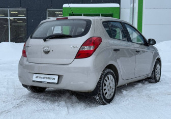 Подержанный автомобиль Hyundai i20 2010 года (4 фото)