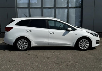 Подержанный автомобиль Kia Ceed Wagon 2016 года (8 фото)