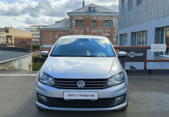 Подержанный автомобиль Volkswagen Polo Sedan 2016 года (2 фото)