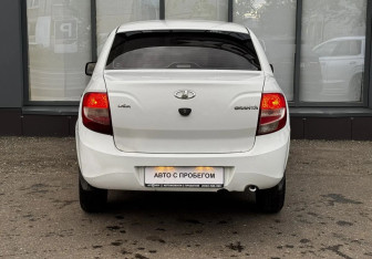 Подержанный автомобиль LADA (ВАЗ) Granta Sedan 2015 года (7 фото)