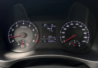 Подержанный автомобиль Hyundai Solaris Sedan 2021 года (12 фото)