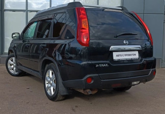 Подержанный автомобиль Nissan X-Trail 2007 года (8 фото)