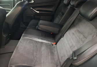 Подержанный автомобиль Ford Mondeo Sedan 2010 года (14 фото)