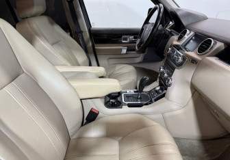 Подержанный автомобиль Land Rover Discovery 2010 года (10 фото)