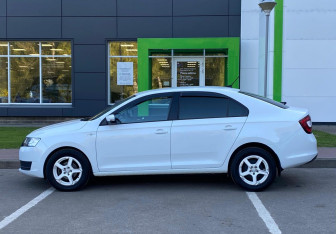 Подержанный автомобиль Skoda Rapid Liftback 2019 года (8 фото)