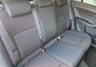 Подержанный автомобиль Skoda Rapid Liftback 2015 года (10 фото)