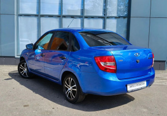 Подержанный автомобиль LADA (ВАЗ) Granta Sedan 2017 года (6 фото)