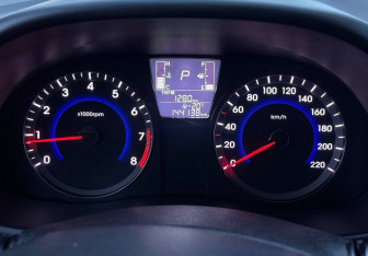 Подержанный автомобиль Hyundai Solaris Sedan 2014 года (13 фото)