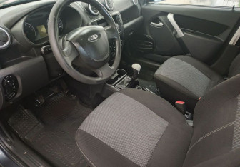 Подержанный автомобиль LADA (ВАЗ) Granta Liftback 2015 года (9 фото)