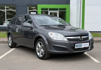 Подержанный автомобиль Opel Astra Wagon 2012 года (3 фото)