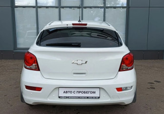 Подержанный автомобиль Chevrolet Cruze Hatchback 2012 года (7 фото)