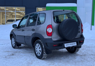 Подержанный автомобиль Chevrolet Niva 2018 года (7 фото)