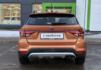 Подержанный автомобиль Kia Rio Hatchback 2017 года (6 фото)