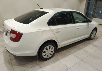 Подержанный автомобиль Skoda Rapid Liftback 2017 года (10 фото)